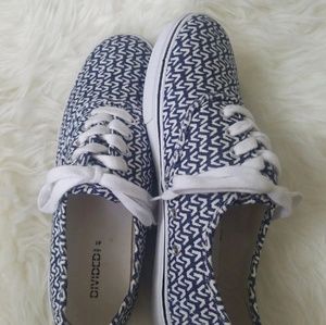 Fashion sneakers by divided